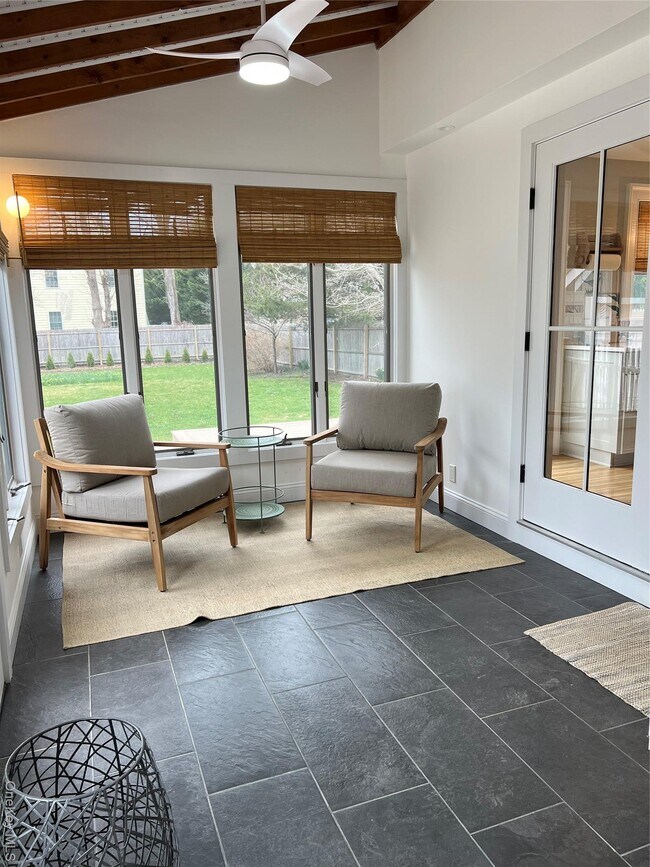 Building Photo - 237 6th St