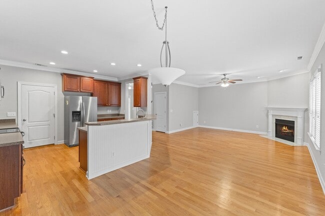 Building Photo - **3bd/2.5ba Townhome in Magnolia Woods**