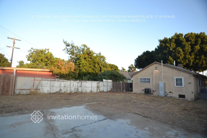 Building Photo - 1121 56th St