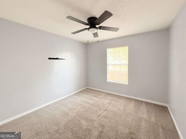 Building Photo - 304 McQueen Cir