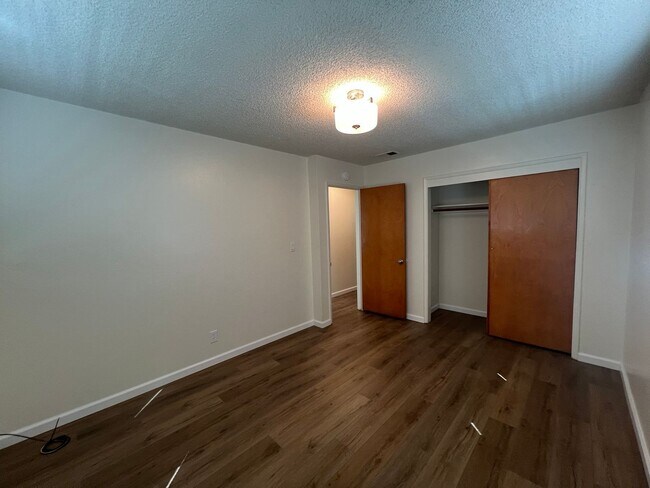 Building Photo - 1250 Bolton Dr