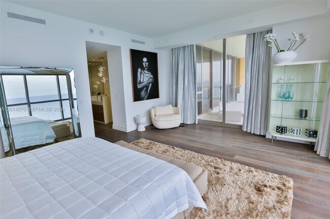 Building Photo - 17749 Collins Ave