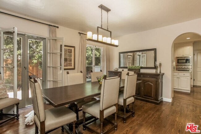 Building Photo - 1332 Comstock Ave