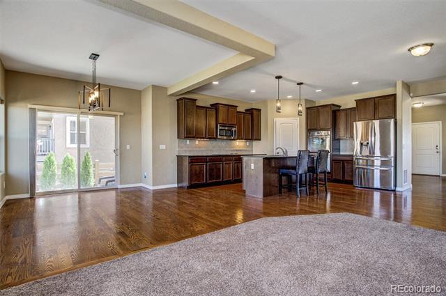 Building Photo - 884 Black Arrow Dr