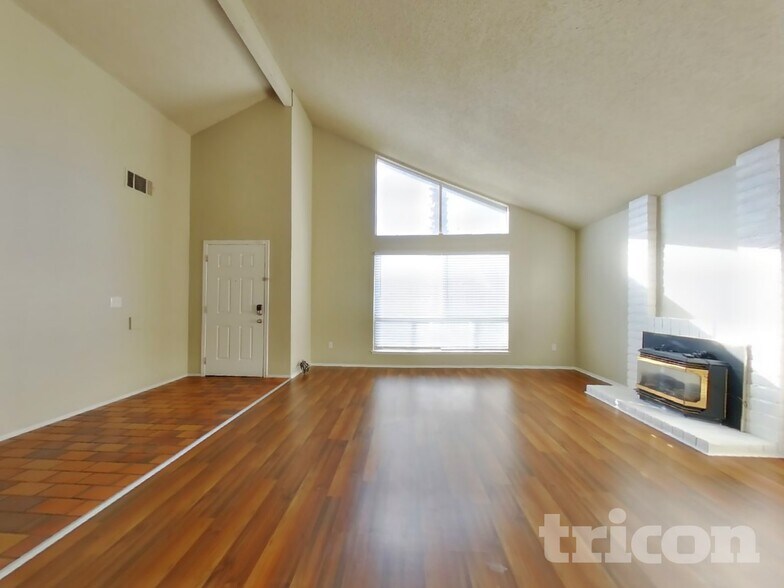 Building Photo - 1104 Waxwing Ln