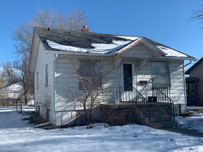 Building Photo - 2040 7th Ave