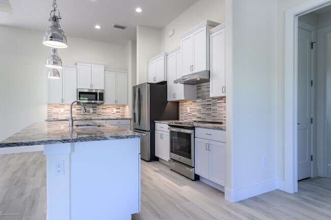 Building Photo - PET FRIENDLY BRAND-NEW LUXURY EXECUTIVE HOME