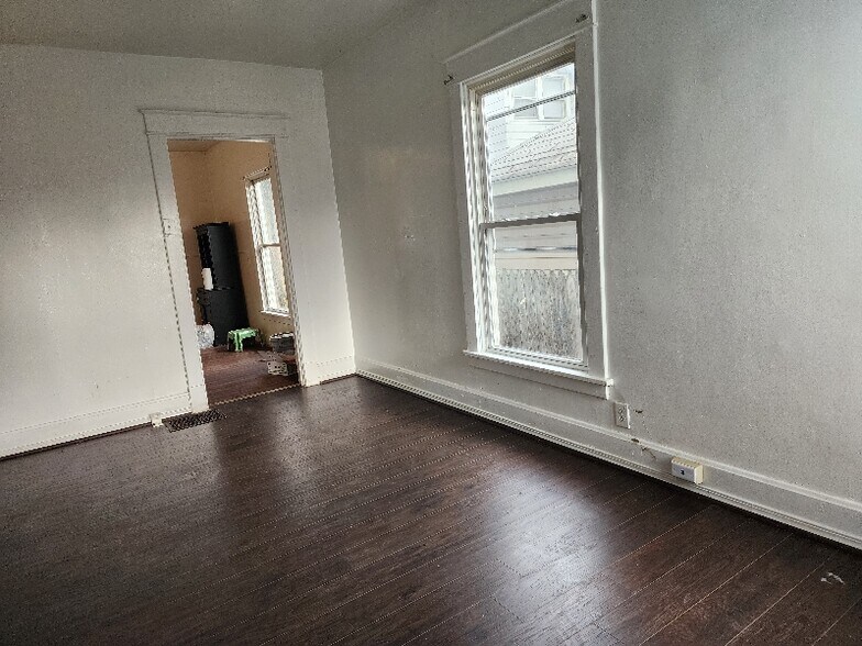 Building Photo - 2105 Arlington Ave