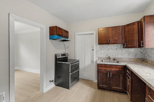 Building Photo - Freshly Updated 3-BR Detroit Rental | Section 8 Applicants Welcome! OWNER SPECIAL- 1/2 off first ...
