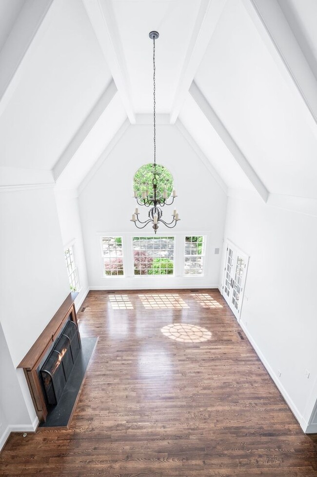 Building Photo - A timeless Cape Cod-style estate!