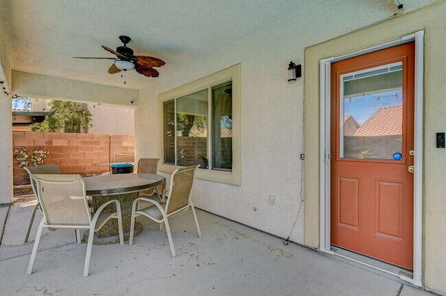 Building Photo - 10588 Isola Bella St