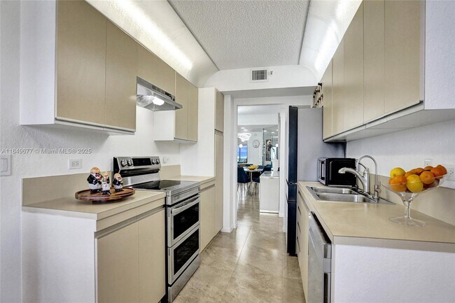 Building Photo - 1201 S Ocean Dr