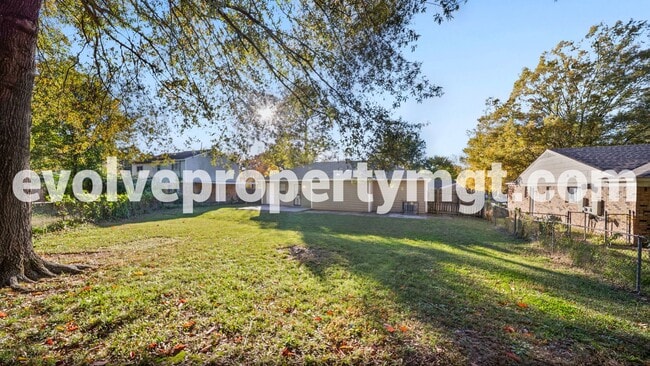 Building Photo - 3712 Firethorne Dr