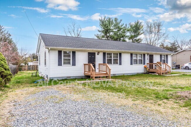 Building Photo - 211 Church St