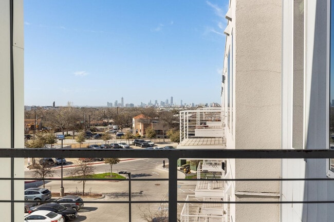 Building Photo - 5820 1/2 Cameron Rd