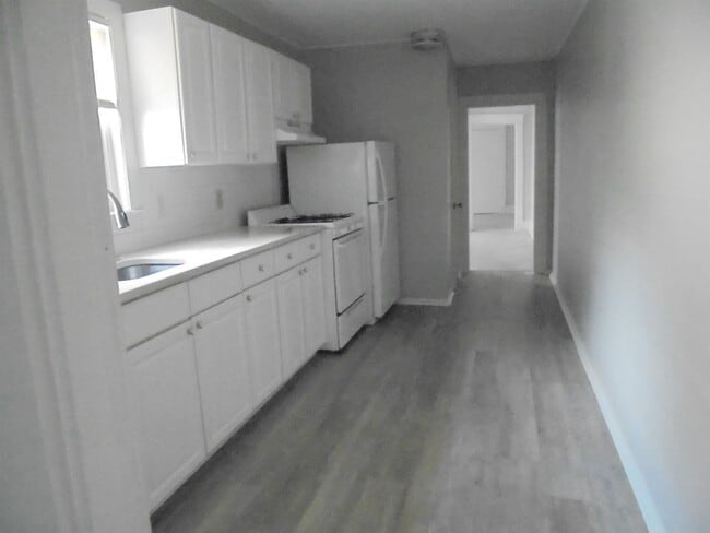 Building Photo - 1001 Tanglewood St