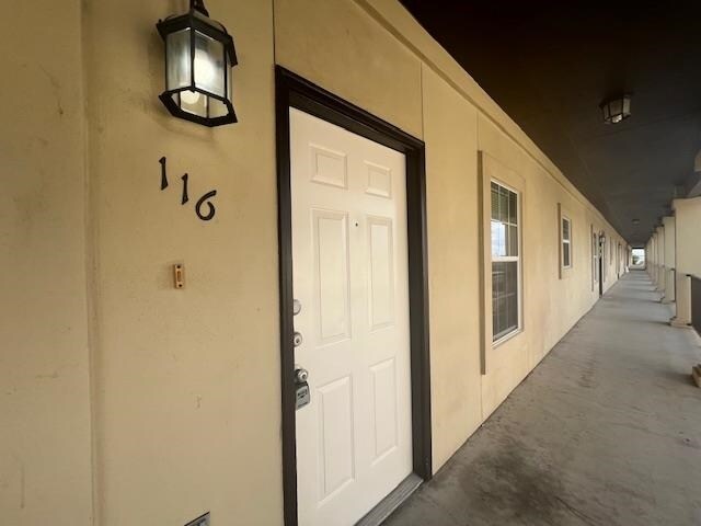 Building Photo - 710 Alta Vista Dr