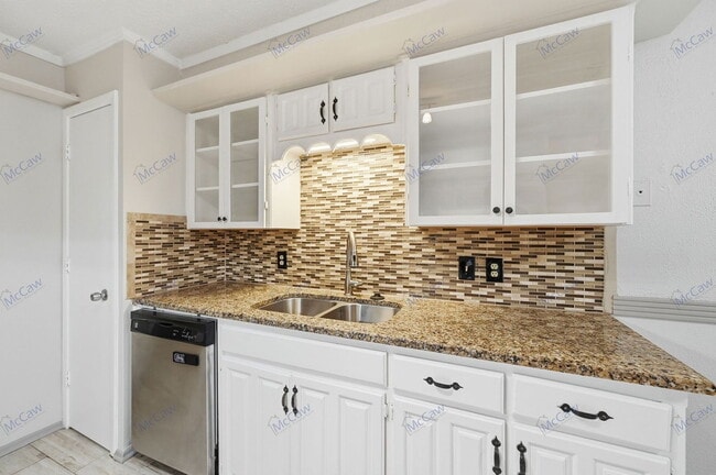 Building Photo - 2602 Burningtree Ct