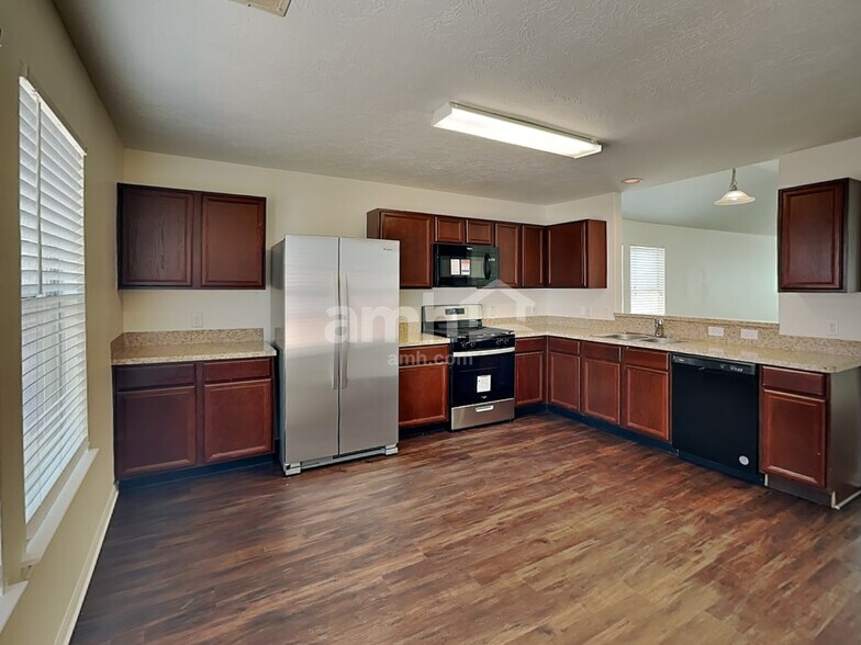 Building Photo - 3919 Hawthorne Glen Ct