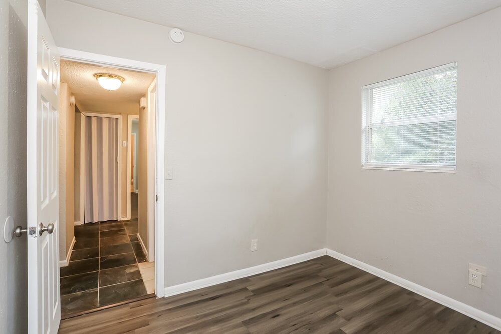 Building Photo - 6812 Hawkins Ct