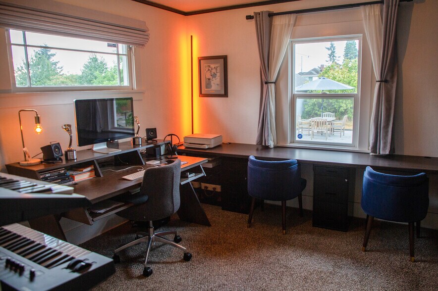 Building Photo - 1682 S 40th St