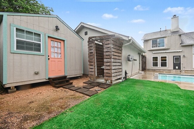 Building Photo - 522 Crestwood Dr