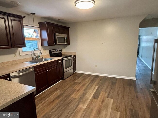 Building Photo - 3 Grape St