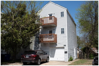 Building Photo - 1530 W 40th St