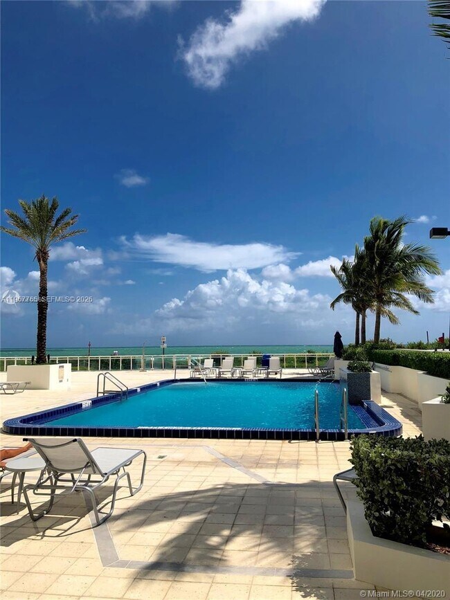 Building Photo - 6917 Collins Ave