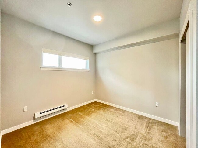 Building Photo - Great Condo For Rent
