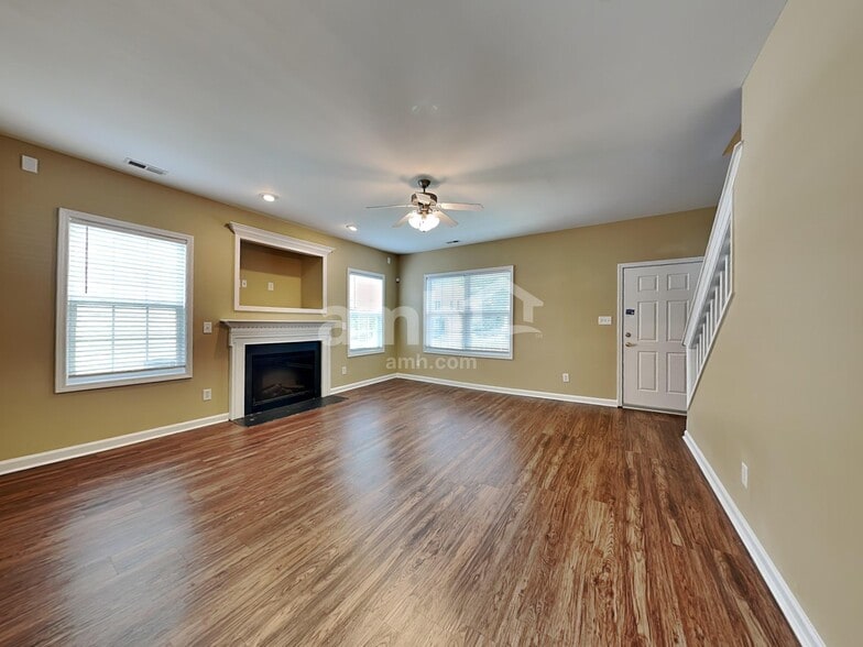 Building Photo - 1120 Rutledge Landing Dr