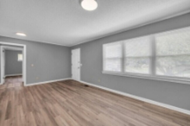 Building Photo - Beautiful update home in East Ridge