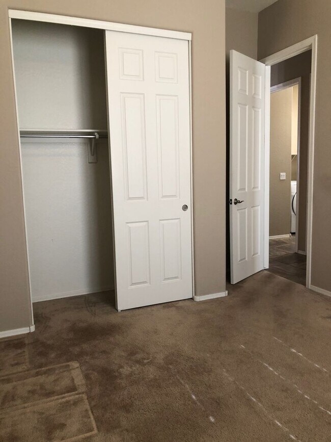 Building Photo - Corner Lot Charmer- Granville Amenities In...