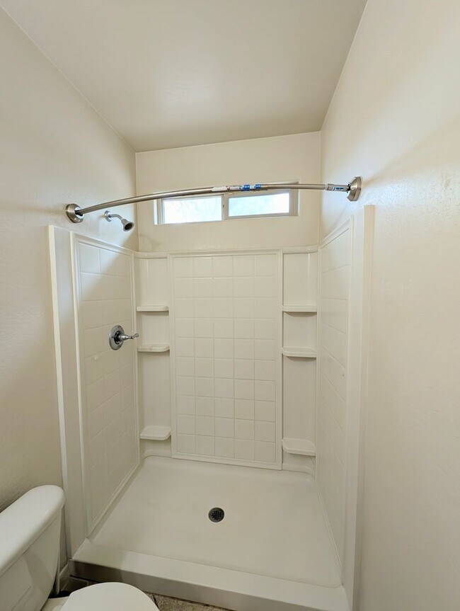 Building Photo - AVAILABLE NOW IN GREAT CHANDLER LOCATION!!!