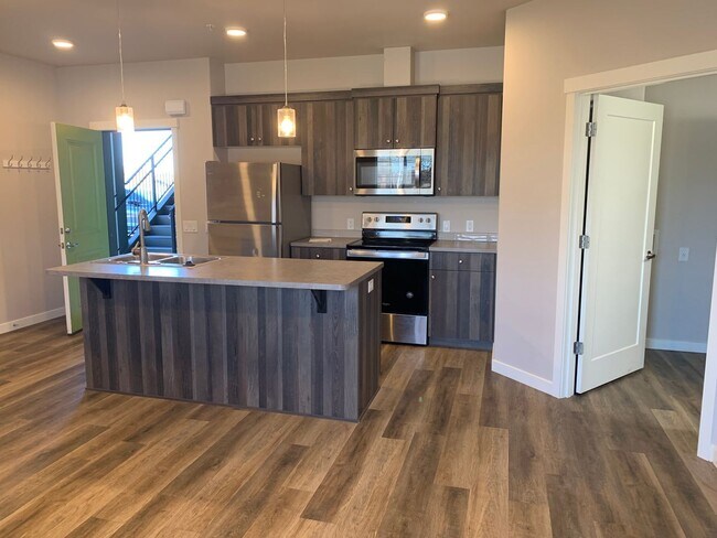 Building Photo - Great New Lava Ct Apartments!