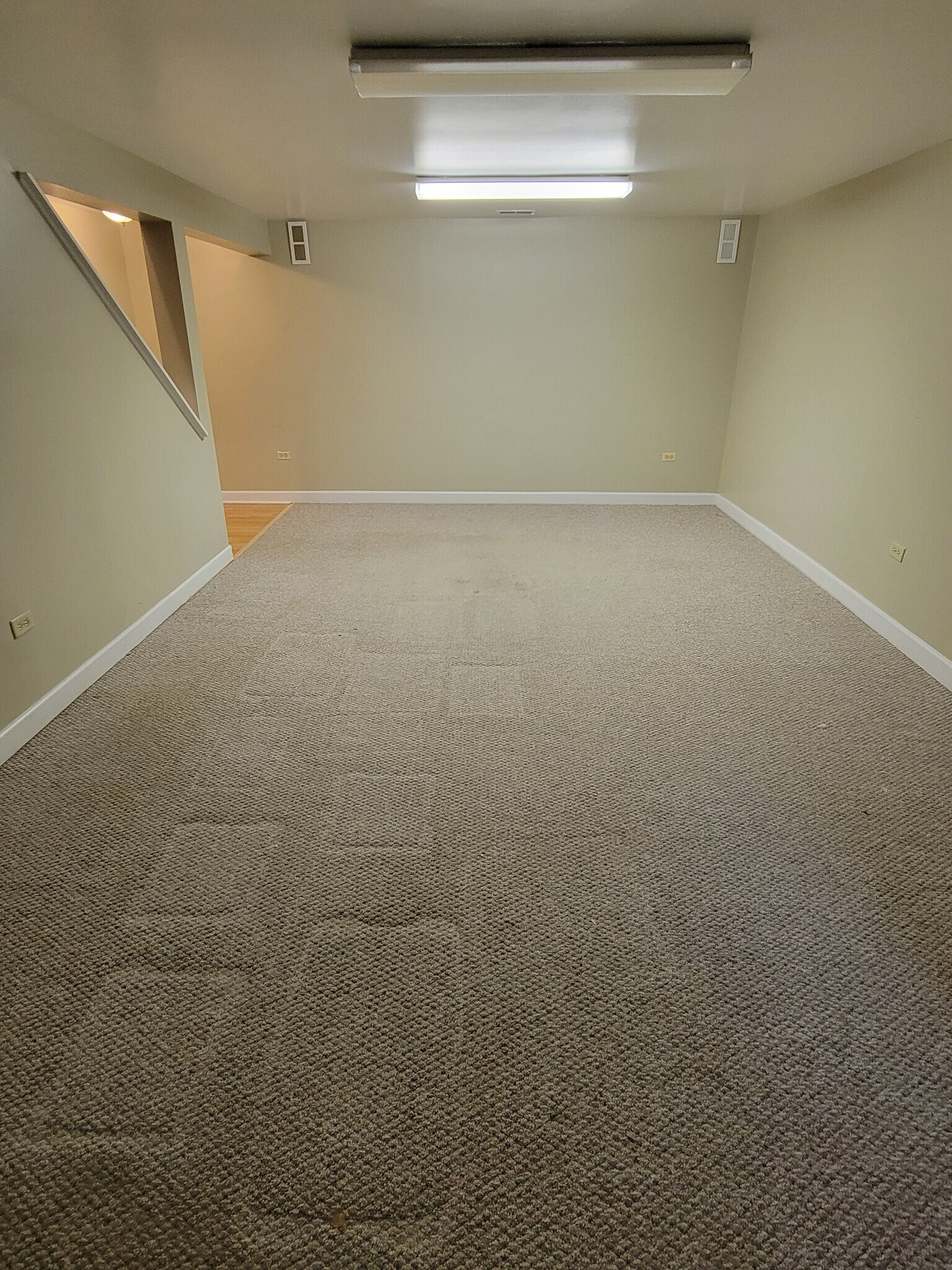 Building Photo - 2116 Rugen Rd