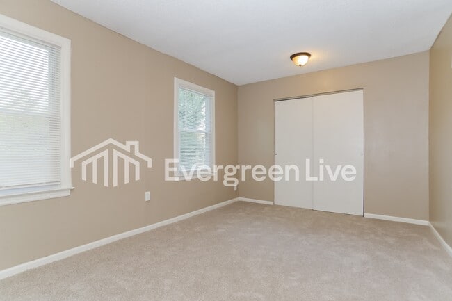 Building Photo - 9001 E 66th Ter