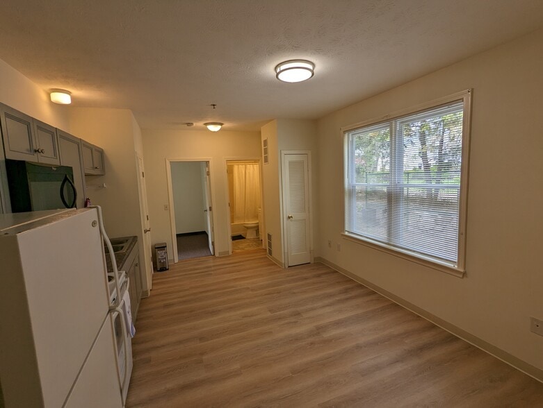 Building Photo - 6 Summer St