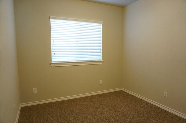 Building Photo - 3539 Christopher Dr