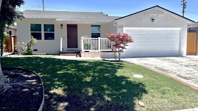 Building Photo - 2215 Amethyst Dr