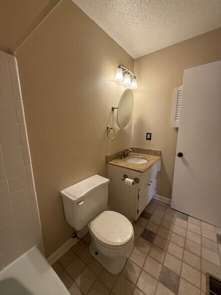 Building Photo - 5 Sedley Ct