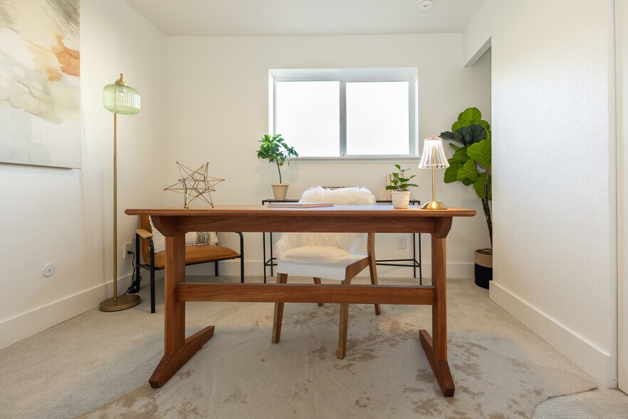 Building Photo - 5711 W 92nd Ave