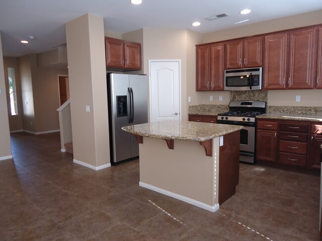 Building Photo - GORGEOUS TWO STORY HOME IN GRANITE HILLS 4...