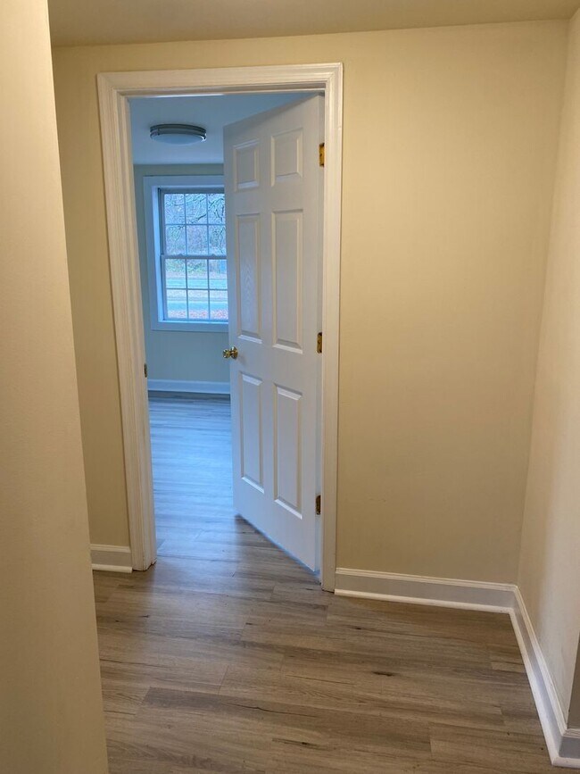 Building Photo - 2700 E Belt Blvd