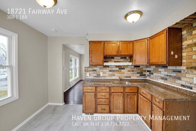 Building Photo - 18721 Fairway Ave
