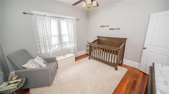 2nd floor middle bedroom - 908 Porter St