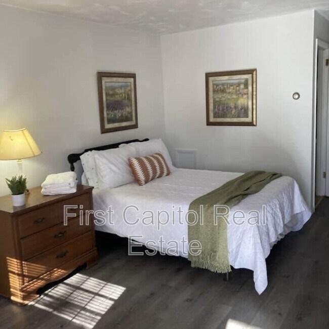 Building Photo - 5104 Fairfield Rd