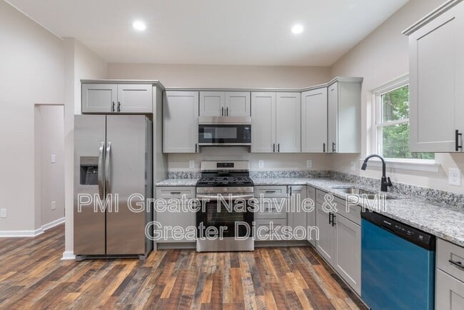 Building Photo - 218 Mike St