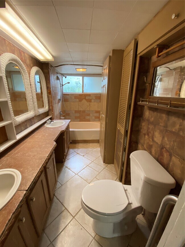 Building Photo - 109 Birchwood Dr