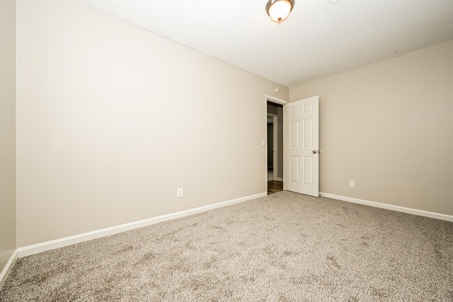 Building Photo - 107 Fairview Pl